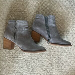 Blondo waterproof bootie